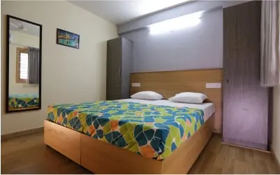 Guesture Stays Room